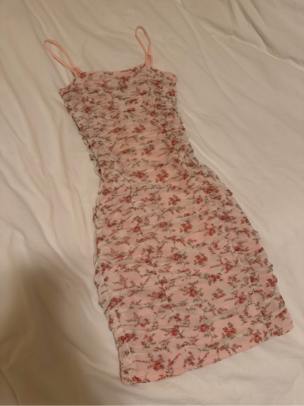Forever 21 Floral Ruched Mini Dress in Pink & White Size Small Like New